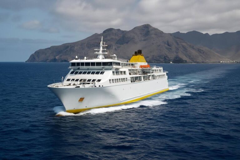 Fuerteventura drängt auf schnelle Neuvergabe der Fährverbindung nach Cádiz vor Vertragsende