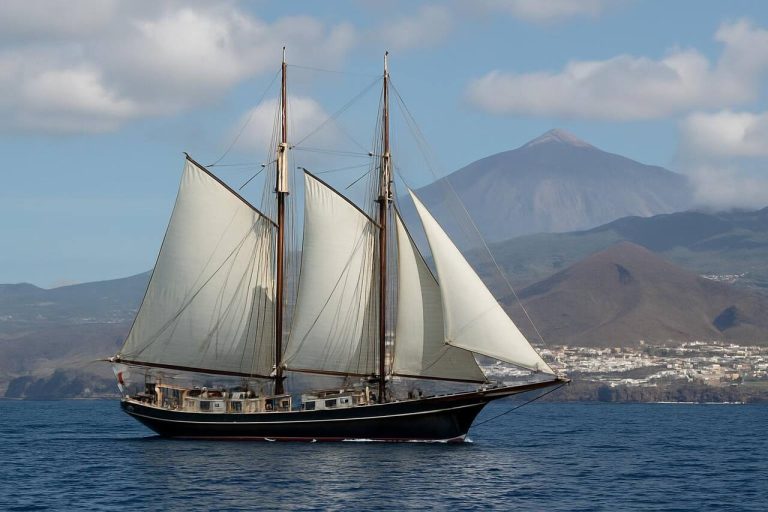 San Sebastián de La Gomera startet im Sommer wieder Segelschule für alle Altersgruppen