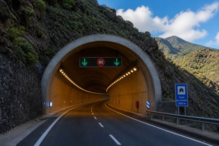 Hohe Strafen für riskante Überholmanöver in Tunneln